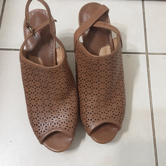 Leather heels - Picture 2 of 6